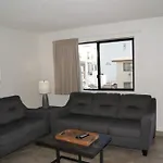 207 Fully Furnished 1Br Suite-Prime Location