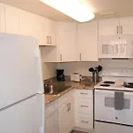 207 Fully Furnished 1Br Suite-Prime Location