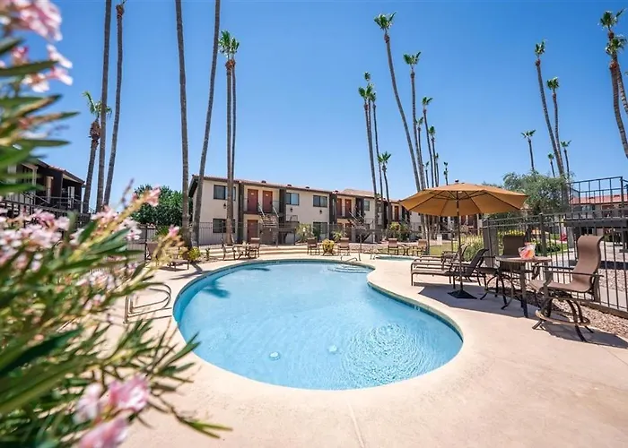 207 Fully Furnished 1Br Suite-Prime Location